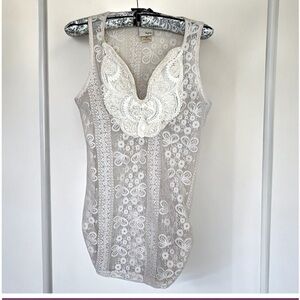 Daytrip cream lace sleeveless top pearl embellished lace ruched sides XS